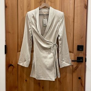 NWT H&M platinum satin tux-wrap dress